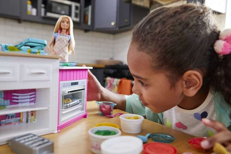 Barbie Kitchen Playset with Doll, Lights & Sounds, Food Molds