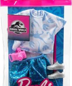 Barbie Fashions Complete Looks 4 of Doll Clothes Inspired by Popular Brand Roxy, Complete Look with Outfit & Accessories Dolls, Gift for Kids 3 to 8 Years Old - 2