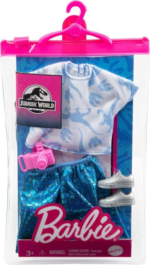 Barbie Fashions Complete Looks 4 of Doll Clothes Inspired by Popular Brand Roxy, Complete Look with Outfit & Accessories Dolls, Gift for Kids 3 to 8 Years Old - 2
