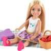 Barbie Chelsea Picnic Playset with Chelsea Doll (6-in Blonde), Pet Kitten, Picnic Table, Umbrella, Basket & Accessories, Gift for 3 to 7 Year Olds - 3