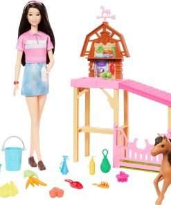 Barbie Toy Stable Playset with Fashion Doll, Small Toy Pony & 10+ Accessories, Inspired Mysteries- The Great Horse Chase - 1