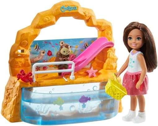 Barbie Club Chelsea Doll and Aquarium Playset, 6-inch Brunette, with Accessories, for 3 to 7 Year Olds - 1