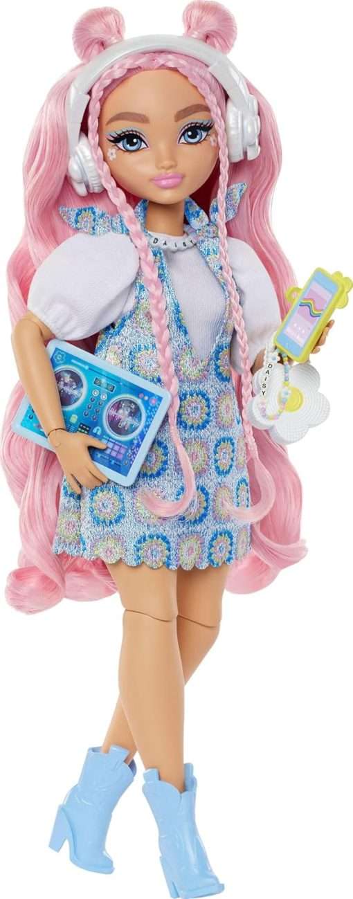 Barbie Dream Besties Doll and Accessories, Daisy Jean Posable Fashion Doll with Removable Fashions & Wavy Pink Hair, 9 DJ & Music Themed Pieces - 1