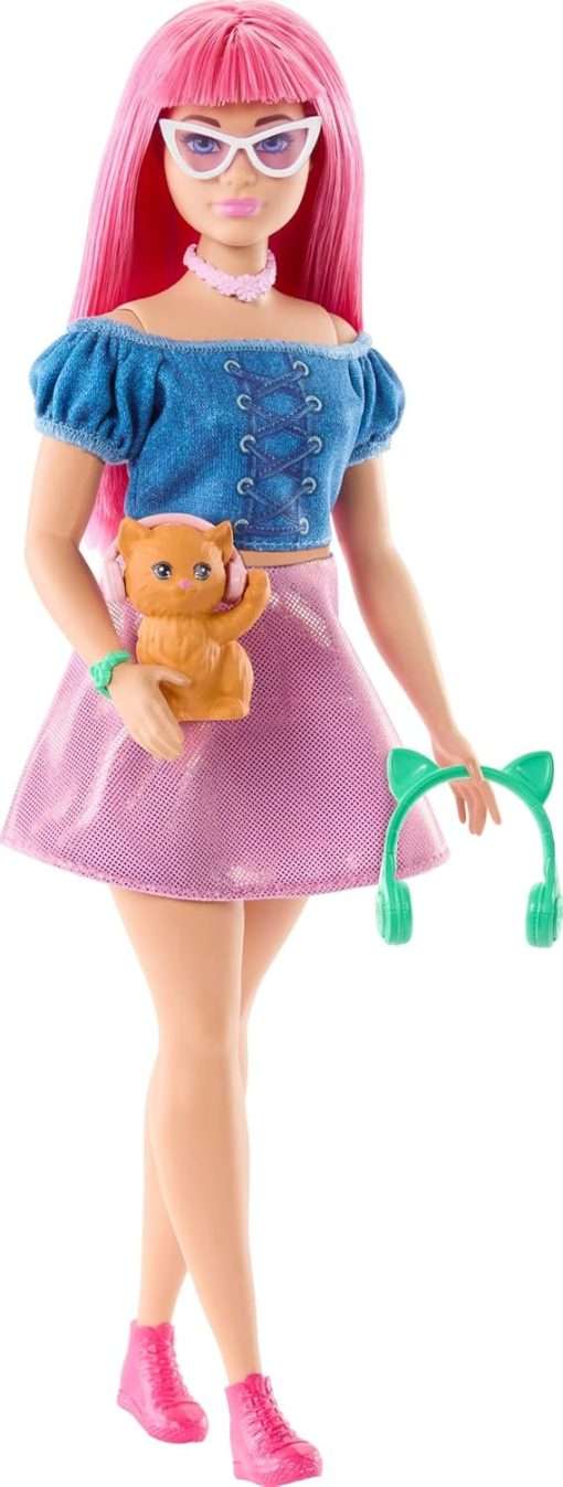 Barbie Mysteries- Beach Detectives Daisy Doll Wearing Signature Removeable Outfit with Storytelling Accessories, Including Pet Kitten - 1