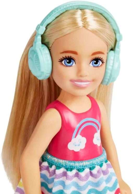 Barbie Toys, Chelsea Doll and Accessories, Travel Set with Puppy and 6 Pieces Including Pet Carrier - 4