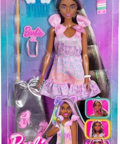 Barbie Dolls, Home