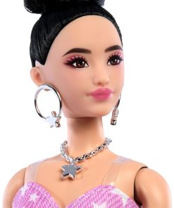 Barbie Dolls, Home