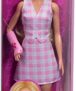Barbie Dolls, Home