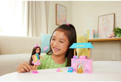 Barbie Family & Friends Club Chelsea Surprise Birthday Party Playset with Chelsea Small Doll (Brunette), Transforming Doghouse & 10+ Accessories - 7